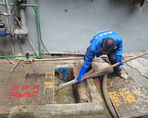 孙吴清掏化粪池